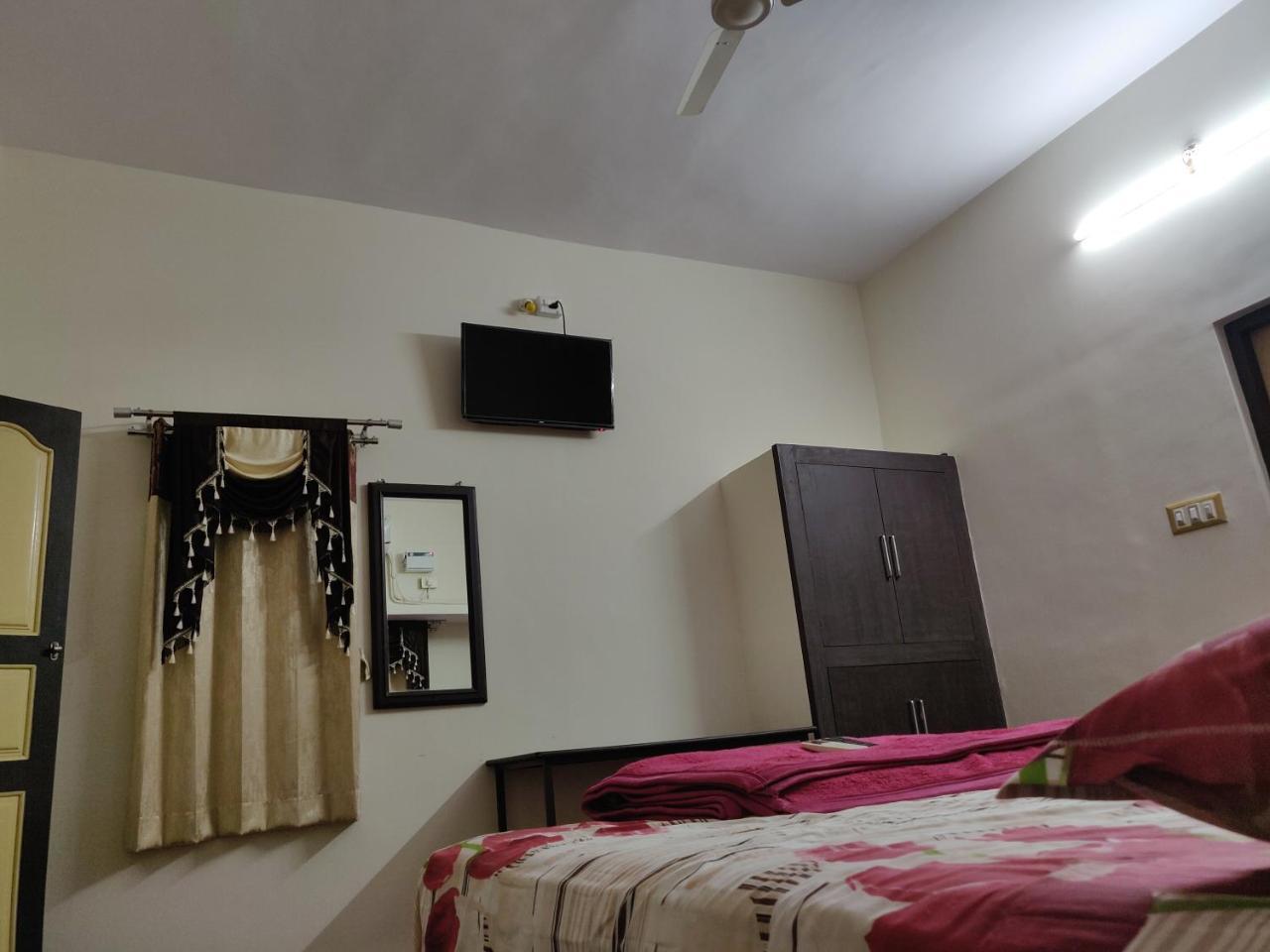 Hotel Srb Residency Tiruvannāmalai Esterno foto
