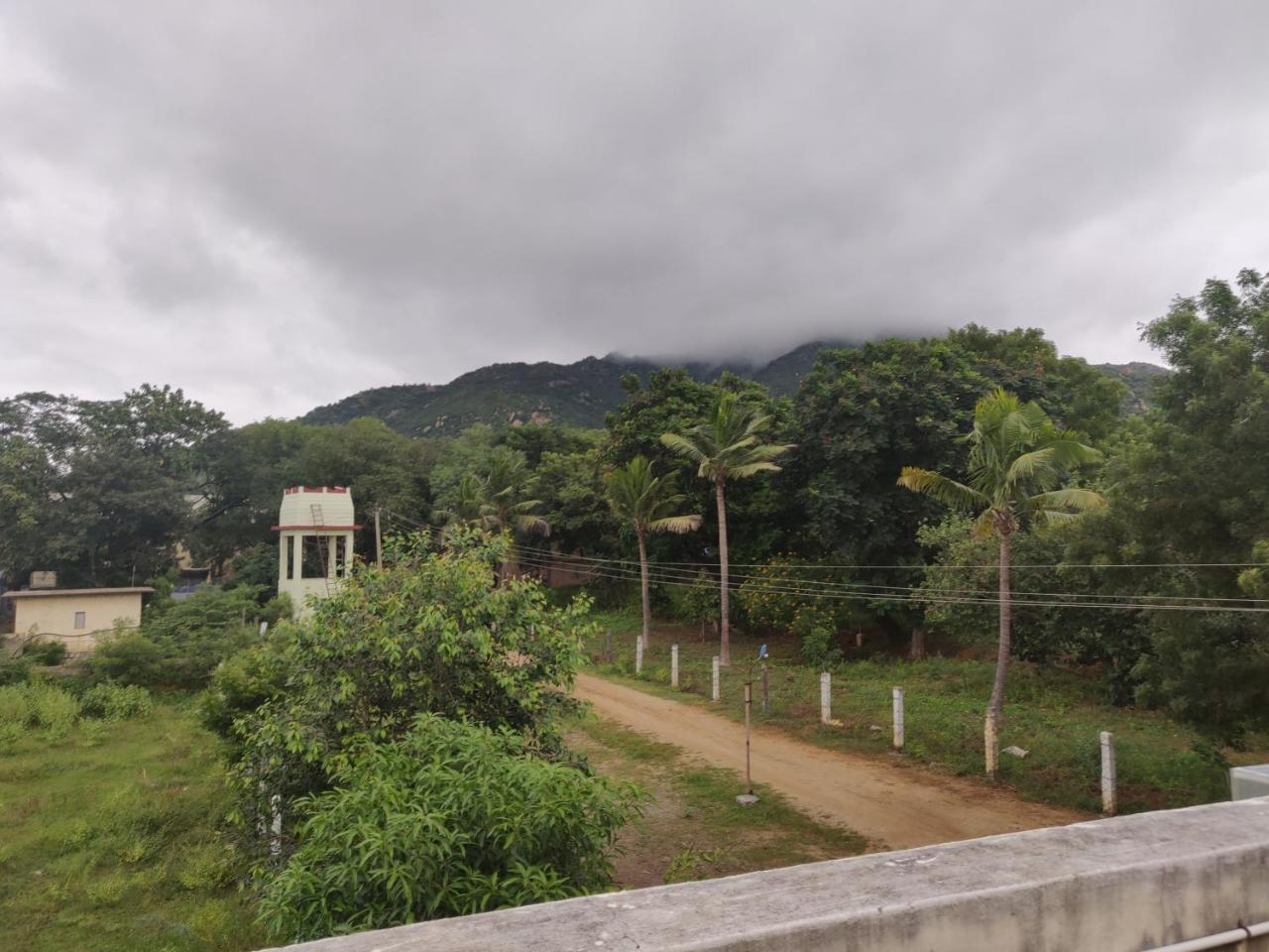Hotel Srb Residency Tiruvannāmalai Esterno foto
