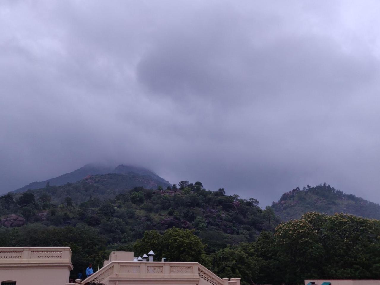Hotel Srb Residency Tiruvannāmalai Esterno foto